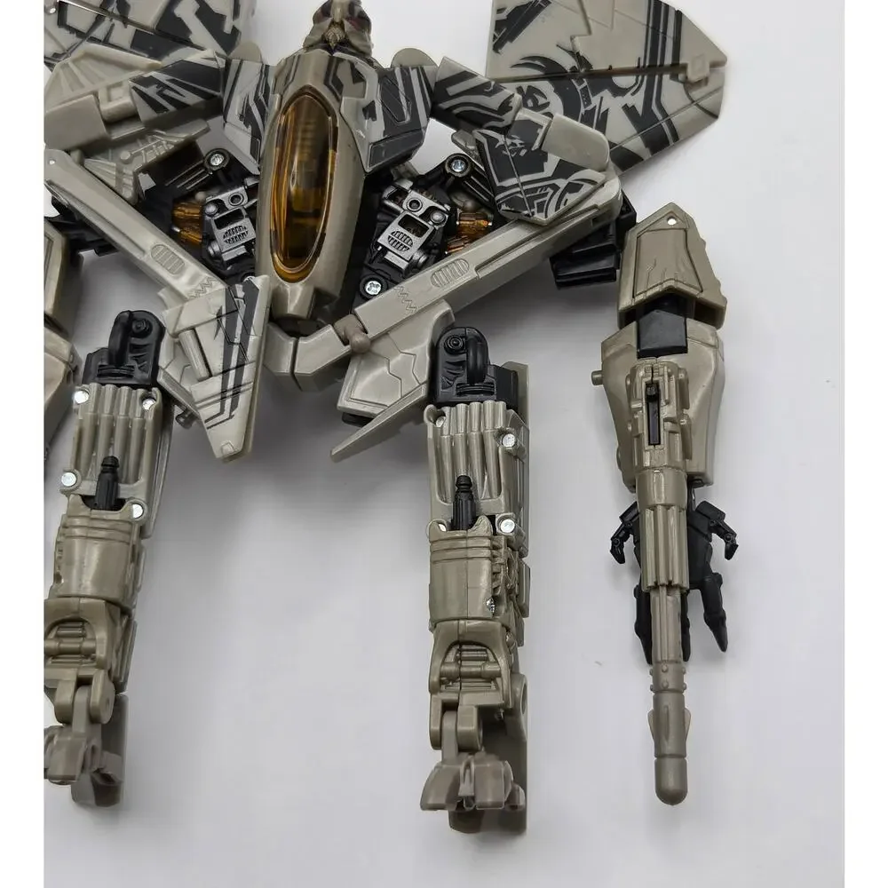 Transformers Revenge Of The Fallen Voyager Class Starscream 8